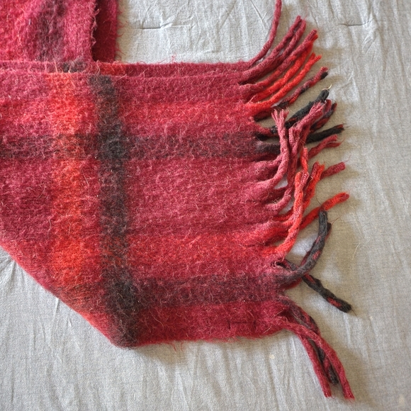 Steve Madden Accessories - A - 16" x 82" Steve Madden Buffalo Checkered Scarf